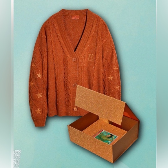 Taylor Swift Life of a Showgirl Boxed Set - Cardigan and CD, Size XS/S - Picture 2 of 7